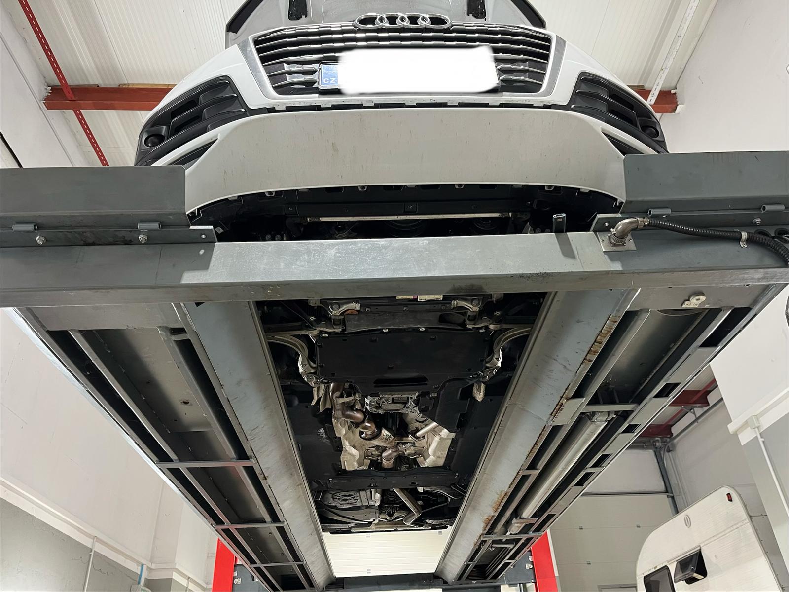 Diagnostika vozu Audi v dílně v Olomouci-Holici